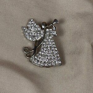 Monet Vintage  Rhinestone Angel Brooch: Signed Holiday Jewelry A70